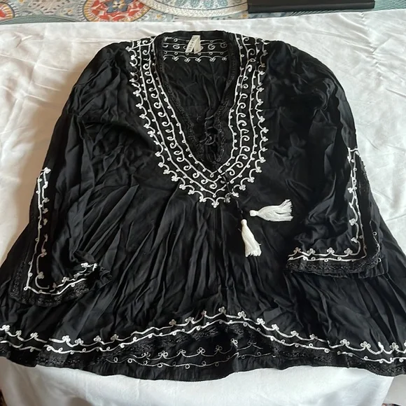 Roper Size M Blouse With White Stitching Pattern - Picture 3 of 6